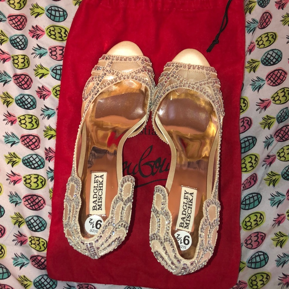 Badgley mischka satin pretty shoes